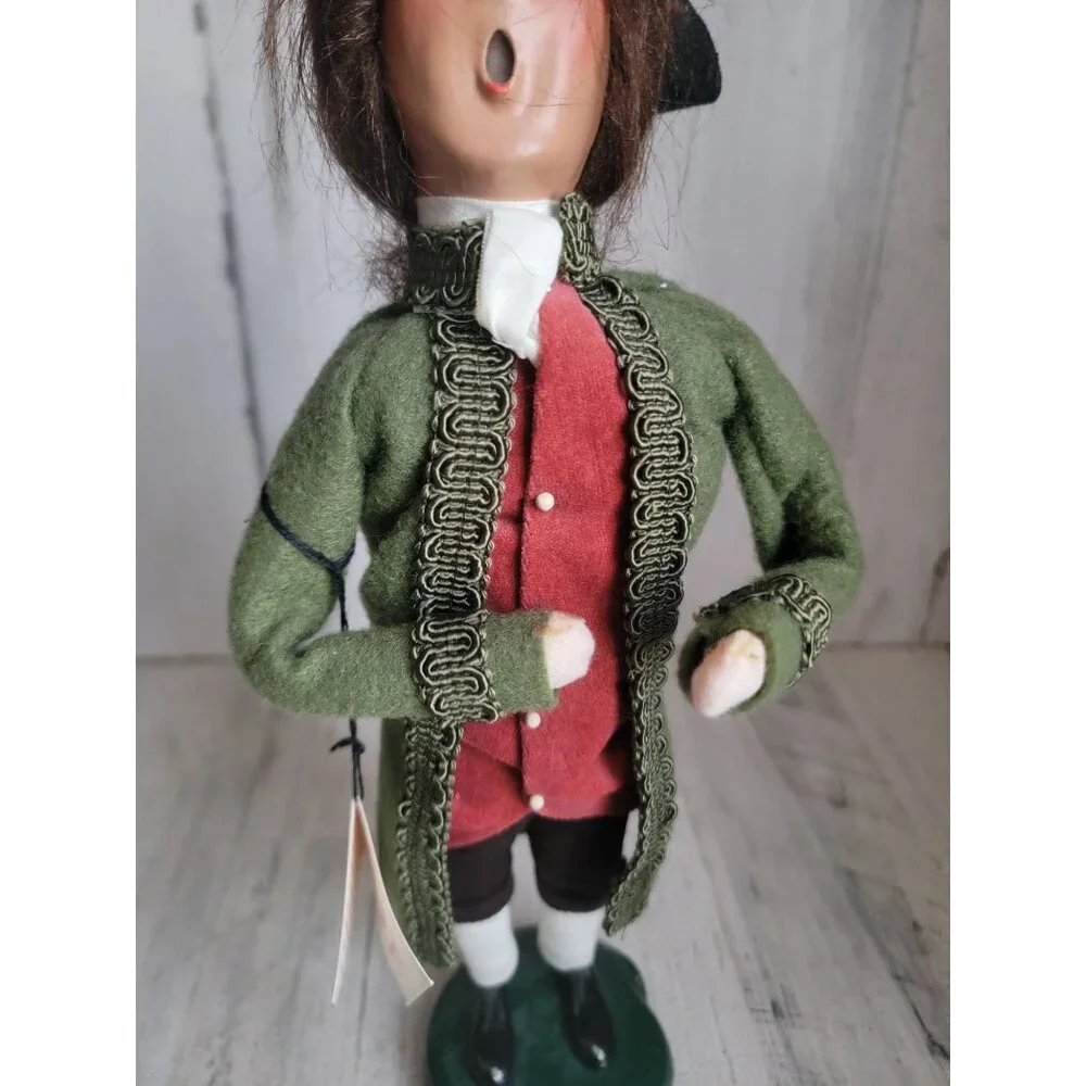 Byer's Choice 1999 Colonial English Williamsburg man caroler xmas figure vintage